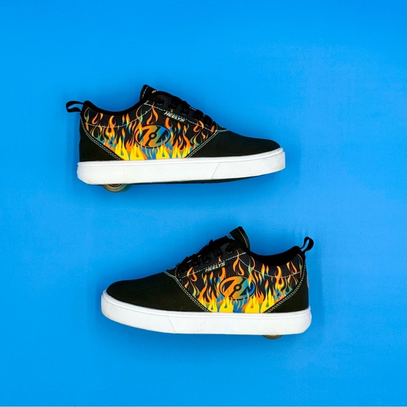 Heelys Other - Heelys Black Skate Shoes with Orange Logo‎